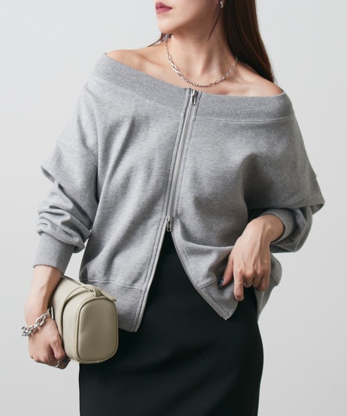 COLONY 2139(コロニートゥーワンスリーナイン)の「ダンボールオフショルジップトップス(Tシャツ/カットソー・レディース・ブラック/グレー/チャコールグレー・FREE)」の1枚目の写真