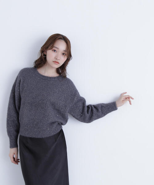 NATURAL BEAUTY BASIC(ナチュラルビューティーベーシック)の「◇スパンコールフェザーニット(ニット/セーター・レディース・ピンク/ベージュ/チャコールグレー・FREE)」の4枚目の写真