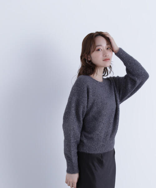 NATURAL BEAUTY BASIC(ナチュラルビューティーベーシック)の「◇スパンコールフェザーニット(ニット/セーター・レディース・ピンク/ベージュ/チャコールグレー・FREE)」の8枚目の写真