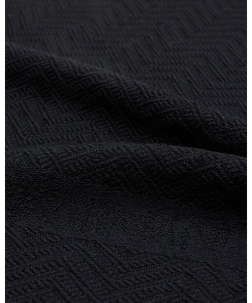 EMPORIO ARMANI（エンポリオアルマーニ）の「【エンポリオ アルマーニ】スカーフ ウール シェブロンモチーフ（マフラー・メンズ・ブラック/ホワイト・FREE）」の4枚目の写真