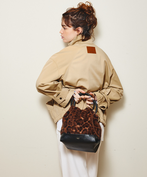 LOWELL things（ロウェル　シングス）の「Linfa/ファー2WAYショルダー（ショルダーバッグ・レディース・アイボリー/ブラウン/モカ・フリー）」の11枚目の写真