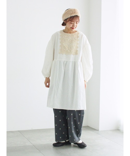 Samansa Mos2（サマンサ モスモス）の「【WEB限定】胸元レース貼りチュニック（シャツ/ブラウス・レディース・キナリ/ブラック・F）」の7枚目の写真