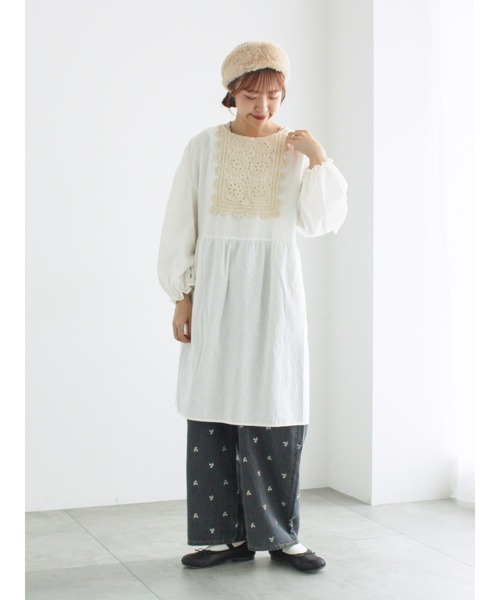 Samansa Mos2（サマンサ モスモス）の「【WEB限定】胸元レース貼りチュニック（シャツ/ブラウス・レディース・キナリ/ブラック・F）」の9枚目の写真