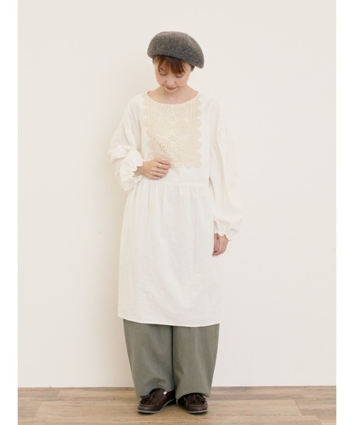 Samansa Mos2（サマンサ モスモス）の「【WEB限定】胸元レース貼りチュニック（シャツ/ブラウス・レディース・キナリ/ブラック・F）」の16枚目の写真