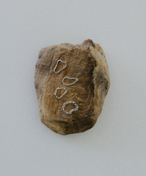 Nothing And Others（ナッシングアンドアザーズ）の「「Nothing And Others/ナッシングアンドアザーズ」Expressive Chain Ring Set（リング・レディース・ゴールド/シルバー・FREE）」の2枚目の写真