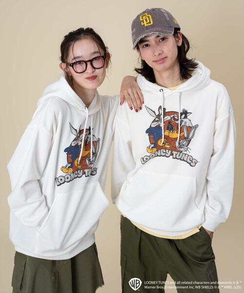 Looney Tunes（ルーニーテューンズ）の「WEGO/LOONEYTUNESグラフィックプルパーカー（パーカー・メンズ・ホワイト/スミクロ・MEDIUM/LARGE）」の6枚目の写真