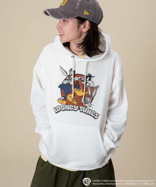 Looney Tunes（ルーニーテューンズ）の「WEGO/LOONEYTUNESグラフィックプルパーカー（パーカー・メンズ・ホワイト/スミクロ・MEDIUM/LARGE）」の10枚目の写真