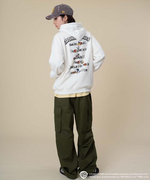 Looney Tunes（ルーニーテューンズ）の「WEGO/LOONEYTUNESグラフィックプルパーカー（パーカー・メンズ・ホワイト/スミクロ・MEDIUM/LARGE）」の13枚目の写真