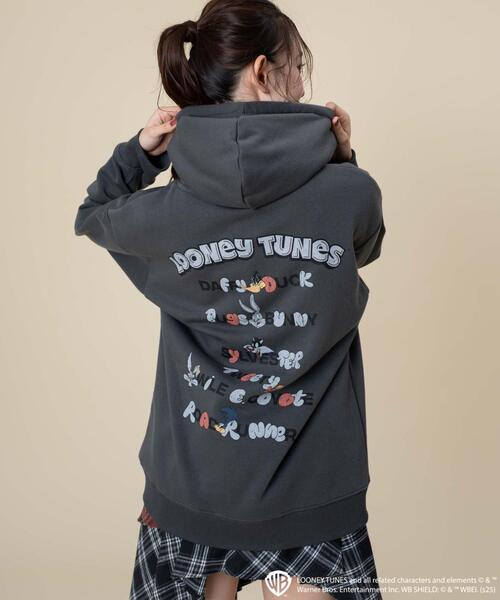 Looney Tunes（ルーニーテューンズ）の「WEGO/LOONEYTUNESグラフィックプルパーカー（パーカー・メンズ・ホワイト/スミクロ・MEDIUM/LARGE）」の20枚目の写真