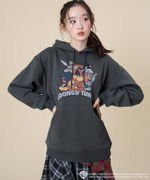 Looney Tunes（ルーニーテューンズ）の「WEGO/LOONEYTUNESグラフィックプルパーカー（パーカー・メンズ・ホワイト/スミクロ・MEDIUM/LARGE）」の21枚目の写真