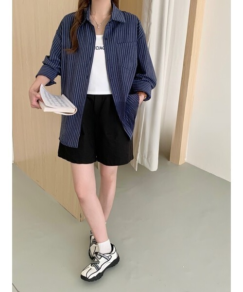 I.O.E(アイオイ)の「ストライプシャツレイヤードトップス(シャツ/ブラウス・レディース・アイボリー/ホワイト/ネイビー/ベージュ/チャコール・FREE)」の1枚目の写真