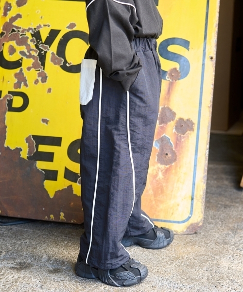 b・ROOM(ビールーム)の「【MNCM】【セットアップ可】サイドラインピステワイドパンツ(その他パンツ・キッズ・ダークブラウン/ネイビー/ブラック・150cm/130cm/110cm/140cm/120cm)」の22枚目の写真