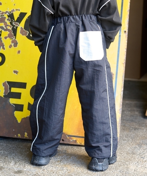 b・ROOM(ビールーム)の「【MNCM】【セットアップ可】サイドラインピステワイドパンツ(その他パンツ・キッズ・ダークブラウン/ネイビー/ブラック・150cm/130cm/110cm/140cm/120cm)」の21枚目の写真