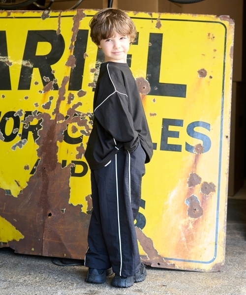 b・ROOM(ビールーム)の「【MNCM】【セットアップ可】サイドラインピステワイドパンツ(その他パンツ・キッズ・ダークブラウン/ネイビー/ブラック・150cm/130cm/110cm/140cm/120cm)」の19枚目の写真