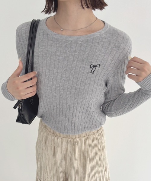 frunco(フランコ)の「【ZOZOTOWN限定】リボン刺繍入りクルーネックニット(ニット/セーター・レディース・ネイビー/イエロー/グレー/ホワイト/ブラック・FREE)」の2枚目の写真