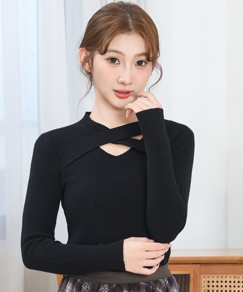 Anely(アネリー)の「ソリッドカラー フロント クロス ニット プルオーバー(ニット/セーター・レディース・ブラック/グレイッシュベージュ/ベージュ/ホワイト・FREE)」の1枚目の写真