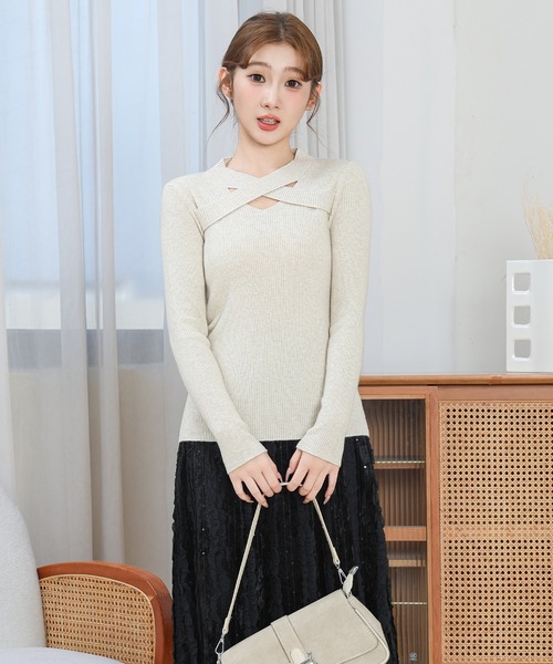 Anely(アネリー)の「ソリッドカラー フロント クロス ニット プルオーバー(ニット/セーター・レディース・ブラック/グレイッシュベージュ/ベージュ/ホワイト・FREE)」の10枚目の写真