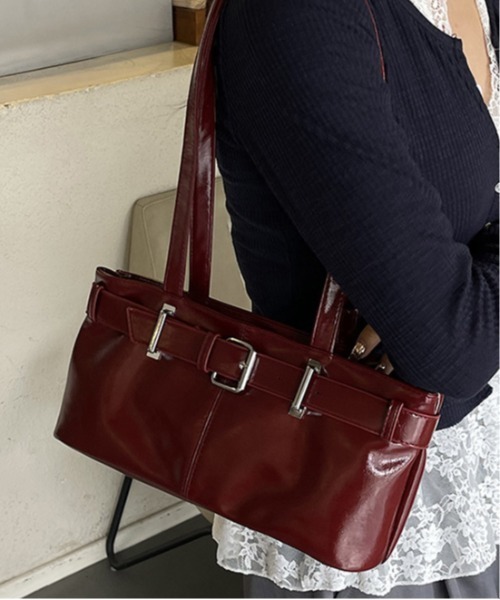 shyam inspiration(シャムインスピレーション)の「スクエアベルトワンハンドルフェイクレザーバッグ(ショルダーバッグ・レディース・ホワイト/レッド/ブラック・F)」の13枚目の写真