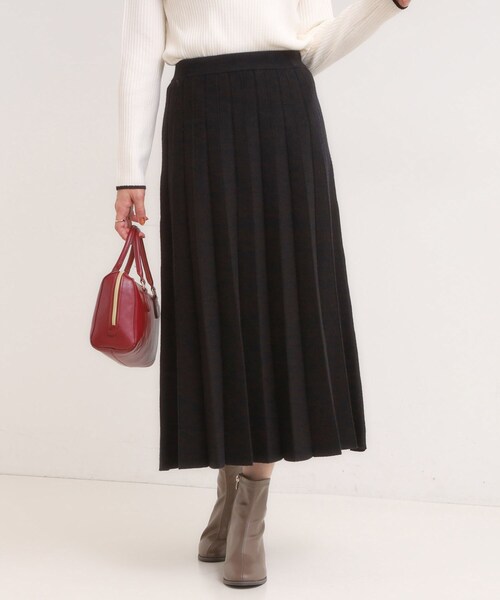 新品未使用タグ付き近年モデル冬セーター、スカートセット(33000円) Dark Angel（ダークエンジェル） セットアップ ケーブルニット