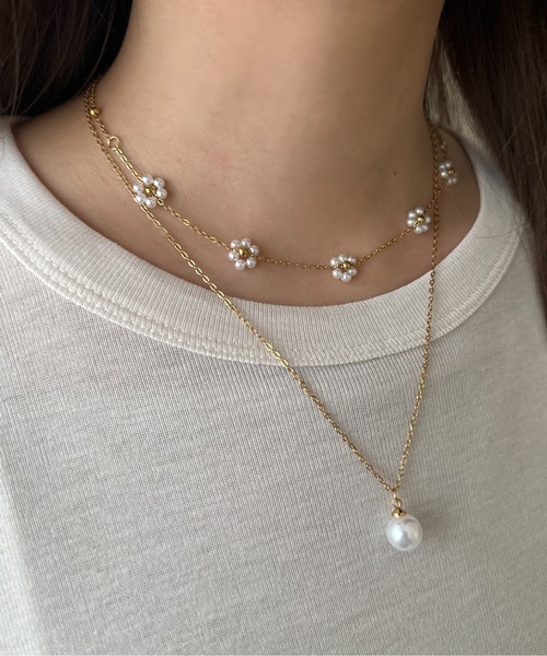 apres jour clair(アプレジュールクレア)の「【apres jour clair】フラワーパールネックレス(ネックレス・レディース・ゴールド・FREE)」の1枚目の写真