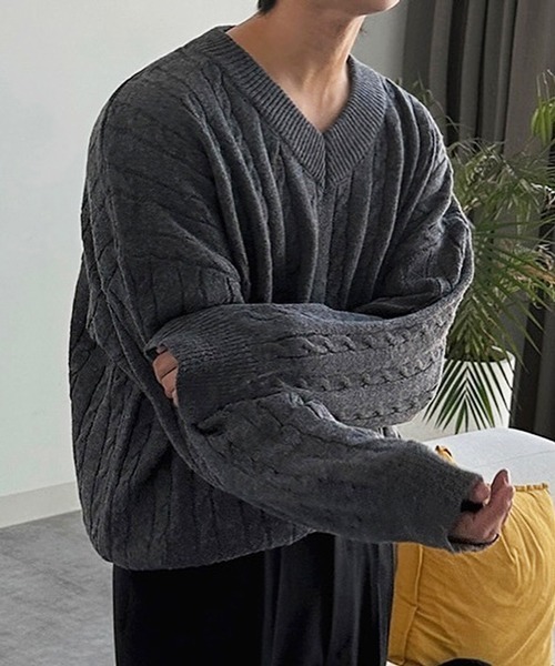 NOWLE（ノウル）の「【NOWLE】ケーブル編み Vネック プルオーバー ニット（ニット/セーター・メンズ・グレー/ダークブルー/ブラック・MEDIUM/LARGE/X-LARGE）」の2枚目の写真