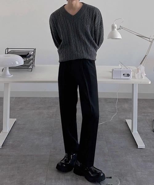 NOWLE（ノウル）の「【NOWLE】ケーブル編み Vネック プルオーバー ニット（ニット/セーター・メンズ・グレー/ダークブルー/ブラック・MEDIUM/LARGE/X-LARGE）」の15枚目の写真