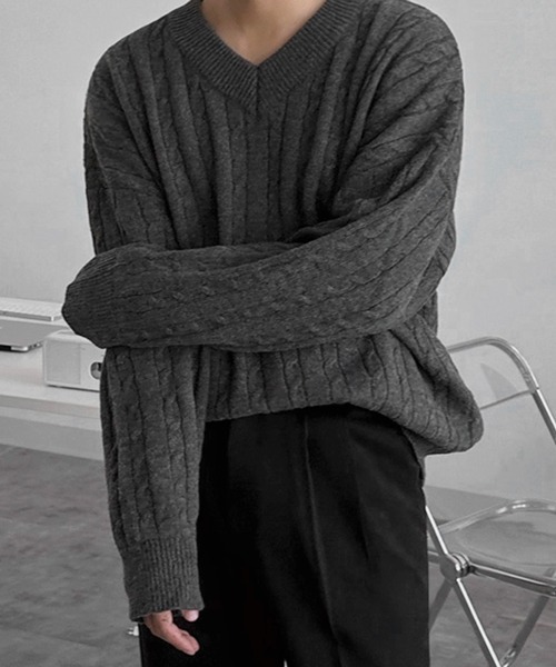 NOWLE（ノウル）の「【NOWLE】ケーブル編み Vネック プルオーバー ニット（ニット/セーター・メンズ・グレー/ダークブルー/ブラック・MEDIUM/LARGE/X-LARGE）」の16枚目の写真
