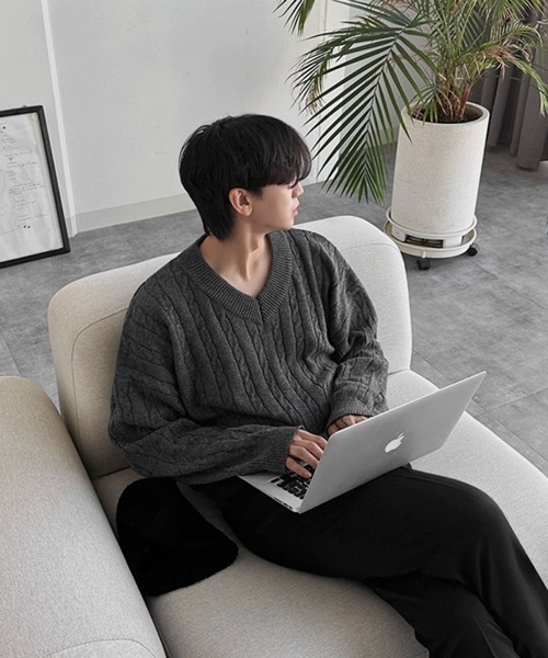 NOWLE（ノウル）の「【NOWLE】ケーブル編み Vネック プルオーバー ニット（ニット/セーター・メンズ・グレー/ダークブルー/ブラック・MEDIUM/LARGE/X-LARGE）」の18枚目の写真