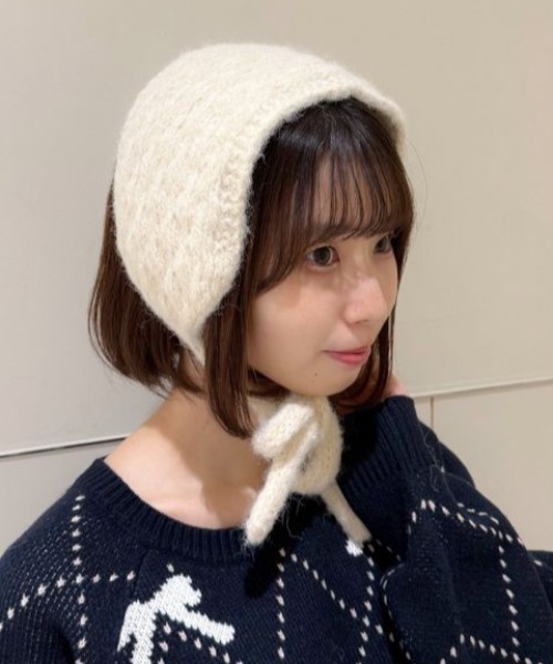 flower(フラワー)の「ニットイヤーマフラー(イヤーマフ・レディース・ブラウン/アイボリー/ブラック/グレー・FREE)」の2枚目の写真