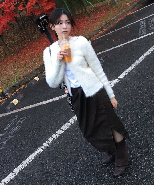 WESLEYHYUSTON(ウェズリーユーストン)の「THREE TUCK GURKHA LEATHER SKIRT BROWN(スカート・レディース・その他・MEDIUM/SMALL)」の2枚目の写真