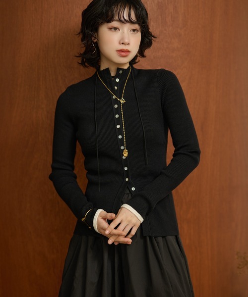 LAULEN（ローレン）の「many button rib knit cardigan /メニーボタンリブニットカーディガン（カーディガン/ボレロ・レディース・ネイビー/ブラック・FREE）」の2枚目の写真