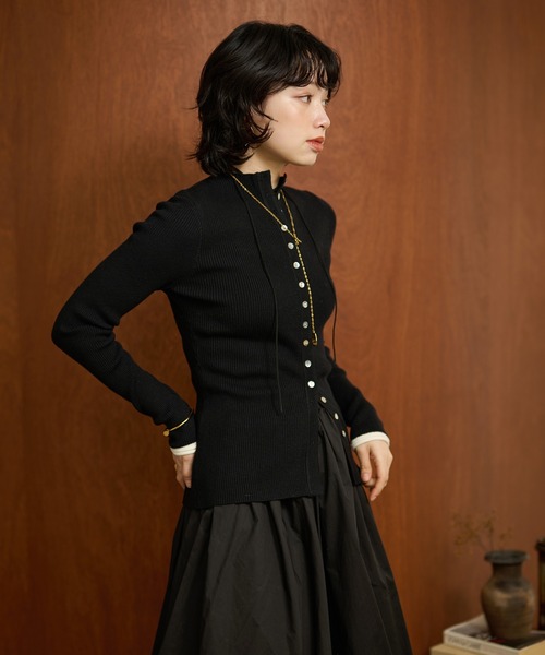 LAULEN（ローレン）の「many button rib knit cardigan /メニーボタンリブニットカーディガン（カーディガン/ボレロ・レディース・ネイビー/ブラック・FREE）」の3枚目の写真