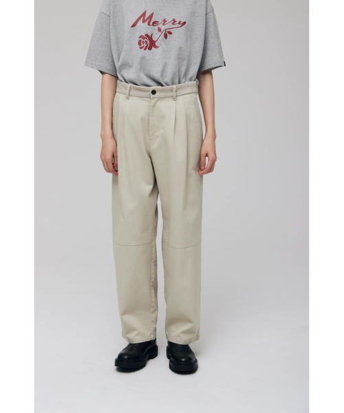FELICITY(フェリシティ)の「Two Face Tuck Pants(その他パンツ・レディース・アイボリー/ブラウン/ネイビー・1/2)」の1枚目の写真