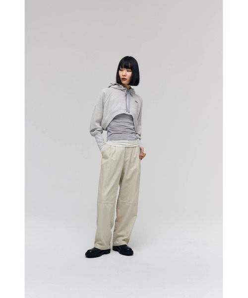 FELICITY(フェリシティ)の「Two Face Tuck Pants(その他パンツ・レディース・アイボリー/ブラウン/ネイビー・1/2)」の6枚目の写真