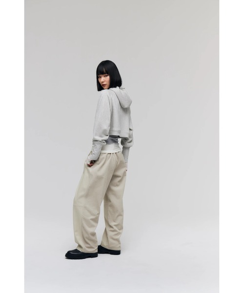 FELICITY(フェリシティ)の「Two Face Tuck Pants(その他パンツ・レディース・アイボリー/ブラウン/ネイビー・1/2)」の8枚目の写真