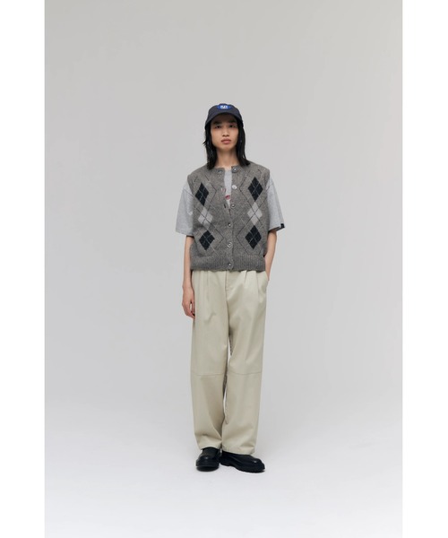 FELICITY(フェリシティ)の「Two Face Tuck Pants(その他パンツ・レディース・アイボリー/ブラウン/ネイビー・1/2)」の9枚目の写真