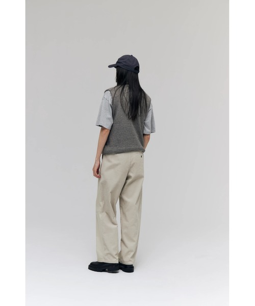 FELICITY(フェリシティ)の「Two Face Tuck Pants(その他パンツ・レディース・アイボリー/ブラウン/ネイビー・1/2)」の11枚目の写真