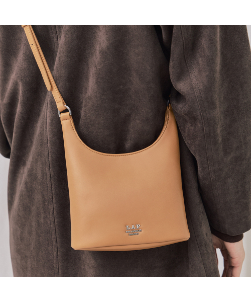 LAP(ラップ)の「SLIM CROSSBAG AR7AB844(メッセンジャーバッグ・レディース・ブラック/キャメル・FREE)」の3枚目の写真