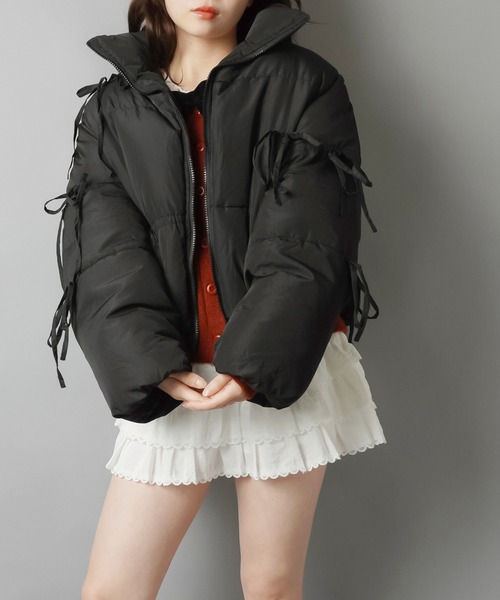 SPINNS（スピンズ）の「リボンで甘さ盛り！ふんわりガーリー中綿ジャケット（ダウンジャケット/コート・レディース・ブラック/アイボリー/グレー・ONESIZE）」の12枚目の写真