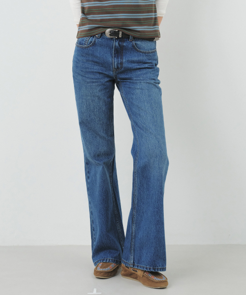 CITYBREEZE(シティブリーズ)の「ウォッシュドフレアデニムパンツ_BLUE(デニムパンツ・レディース・ブルー・LARGE/MEDIUM/SMALL)」の5枚目の写真