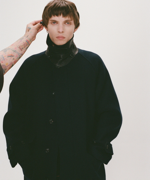 SHIRTER(シャーター)の「FM FELT BALMACAAN COAT (NAVY)(チェスターコート・メンズ・その他・SMALL/MEDIUM/LARGE)」の6枚目の写真