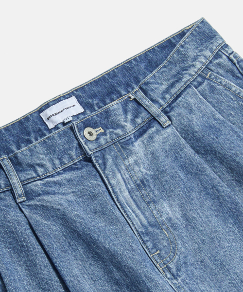 ESPIONAGE（エスピオナジ）の「Double Pleats Denim Shorts Light Indigo（その他パンツ・レディース・その他・LARGE/X-LARGE/MEDIUM）」の5枚目の写真