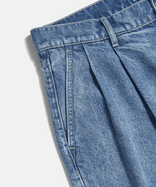 ESPIONAGE（エスピオナジ）の「Double Pleats Denim Shorts Light Indigo（その他パンツ・レディース・その他・LARGE/X-LARGE/MEDIUM）」の7枚目の写真
