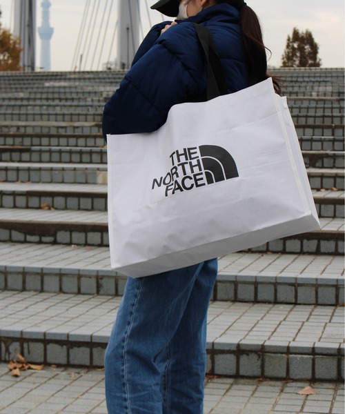 THE NORTH FACE（ザノースフェイス）の「【THE NORTH FACE/ザノースフェイス】ショッパーバッグL(SHOPPER　BAG　L）（エコバッグ/サブバッグ・レディース・ホワイト・ONESIZE）」の17枚目の写真