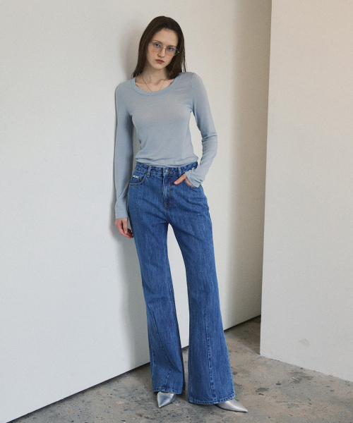 CITTA（シータ）の「センターラインディテールフレアパンツ_CTD414(ブルー)（デニムパンツ・レディース・ブルー・SMALL/MEDIUM/LARGE）」の2枚目の写真