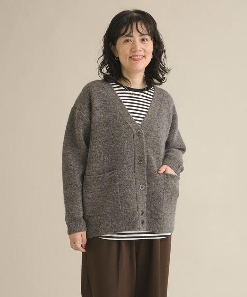 URBAN RESEARCH DOORS(アーバンリサーチドアーズ)の「『スタッフ企画』ダブルフェイスVネックカーディガン(カーディガン/ボレロ・レディース・チャコールグレー/グリーン系その他・FREE)」の11枚目の写真