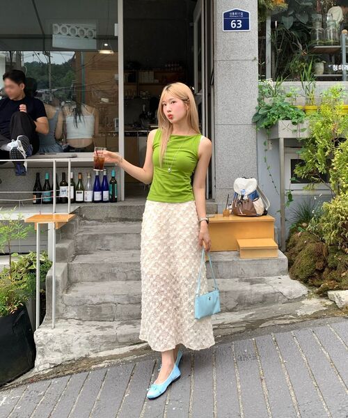 DEWEDEWE（デュイデュイ）の「ローズレーススカート_アイボリー（スカート・レディース・その他・SMALL/MEDIUM/LARGE）」の3枚目の写真