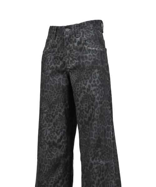 Jaded London(ジェイデッドロンドン)の「OVERDYED LEOPARD JEAN(デニムパンツ・レディース・ブラック・26)」の5枚目の写真