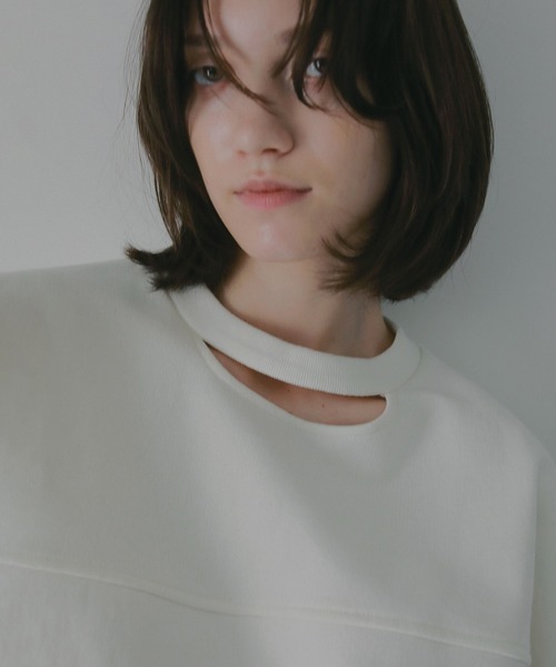 MANOF（マノフ）の「MOON SLIT SWEAT TOPS（スウェット・レディース・グレー/ブラック/ホワイト/レッド・F）」の9枚目の写真