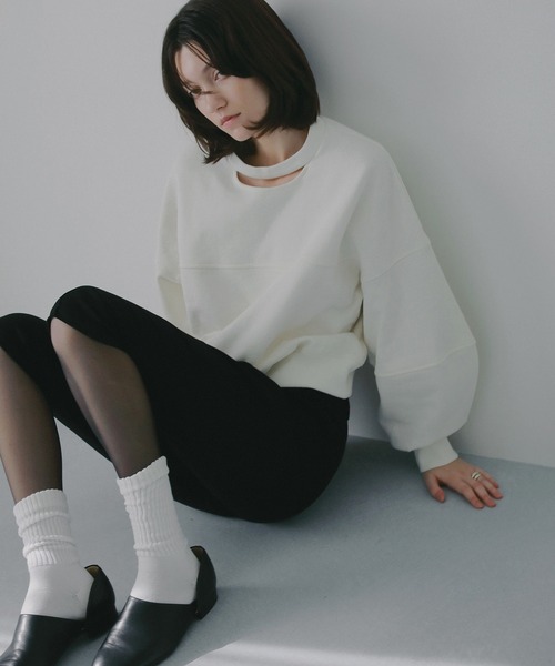 MANOF（マノフ）の「MOON SLIT SWEAT TOPS（スウェット・レディース・グレー/ブラック/ホワイト/レッド・F）」の6枚目の写真